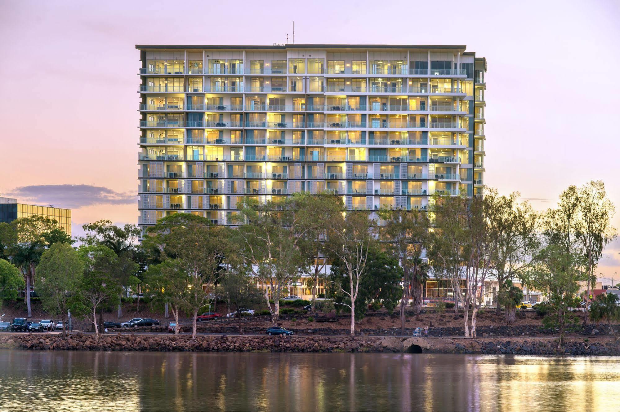 Empire Apartment Hotel Rockhampton Exteriör bild